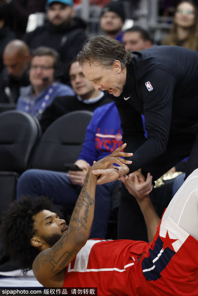 开云体育APP下载-火箭碾压深圳队，麦科勒姆关键制胜