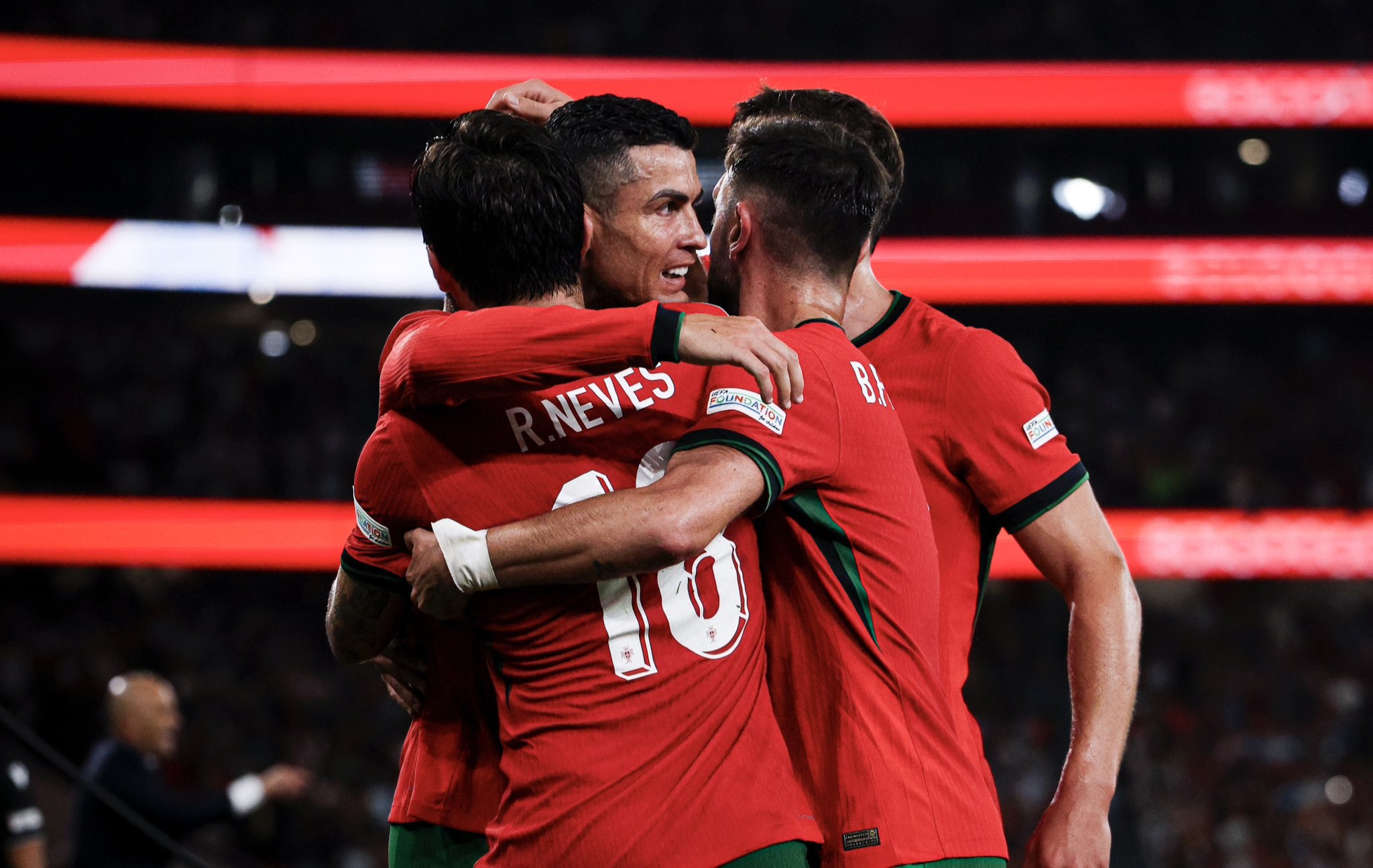 开云体育入口-波兰队鏖战葡萄牙队，张继科点燃赛场