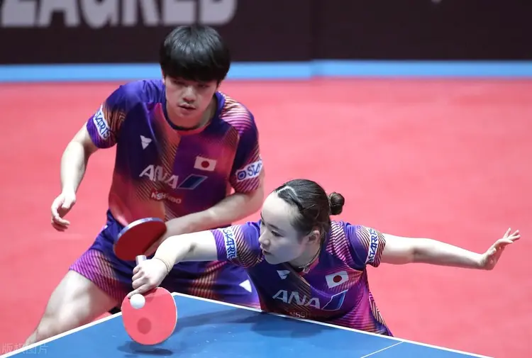 奥地利队碾压波兰队，马龙统治全场