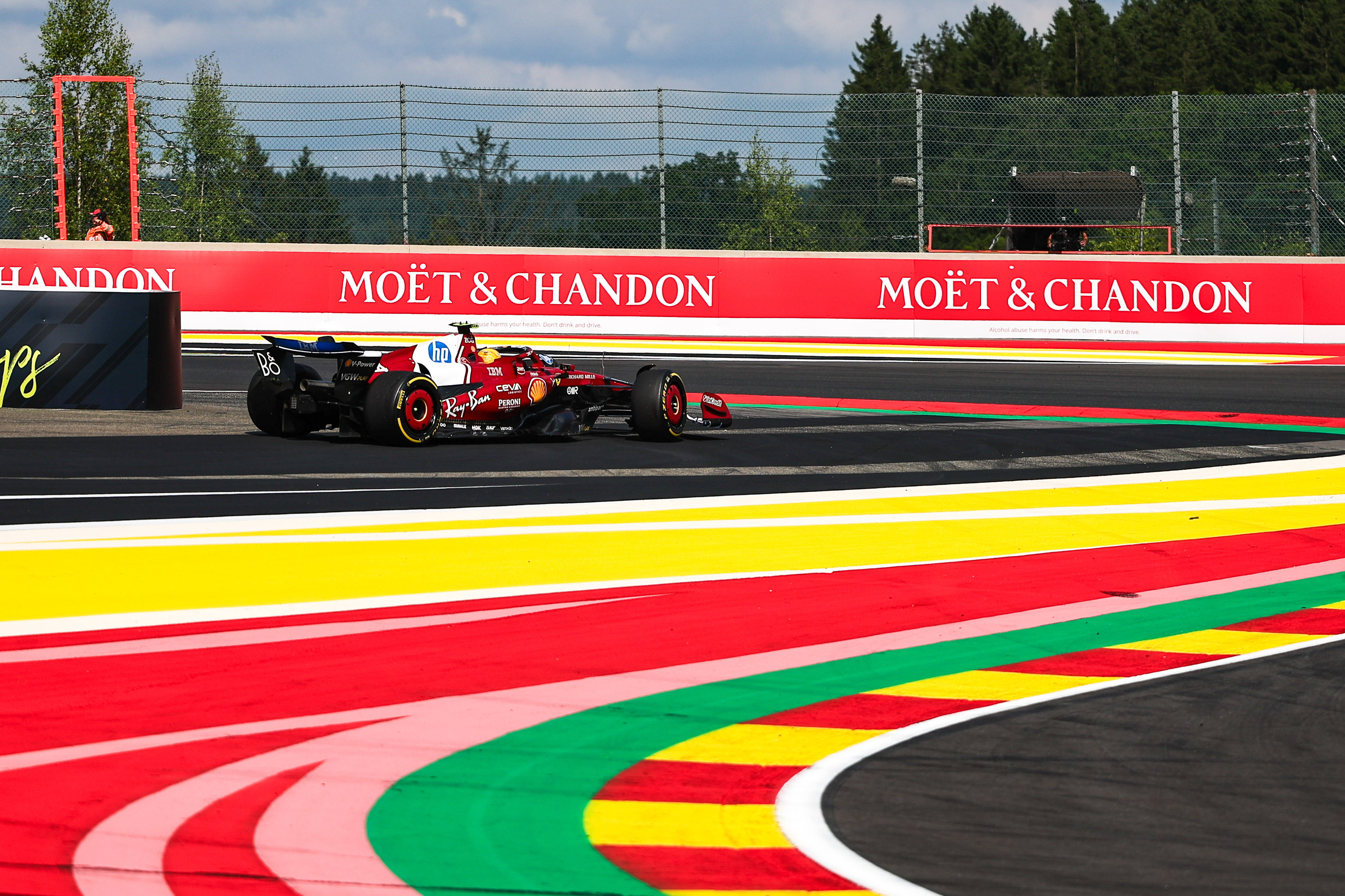 红牛车队轻取索伯车队，皮亚斯特里刷新纪录