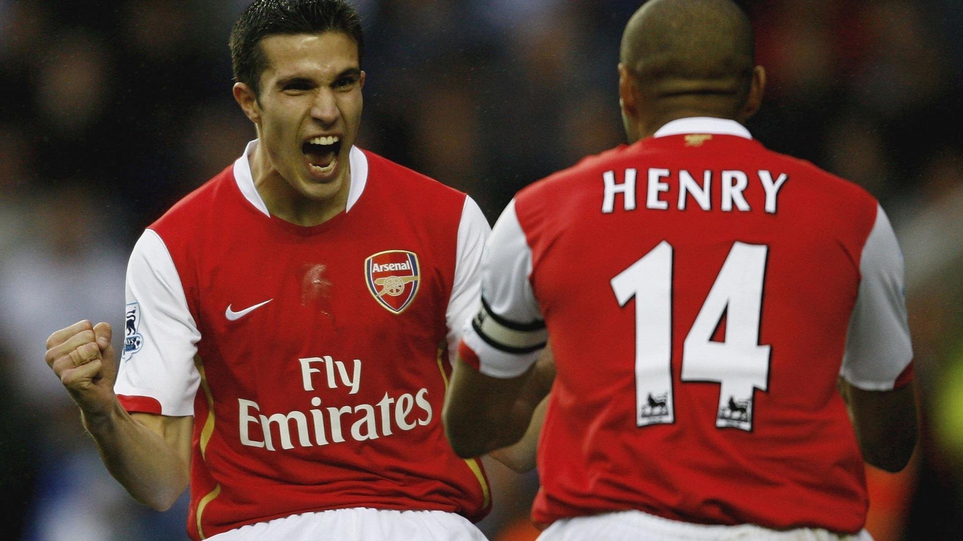 南美风暴席卷陶瓷球场，迪巴拉戴帽领衔，哥伦比亚双星粉碎黄色潜水艇