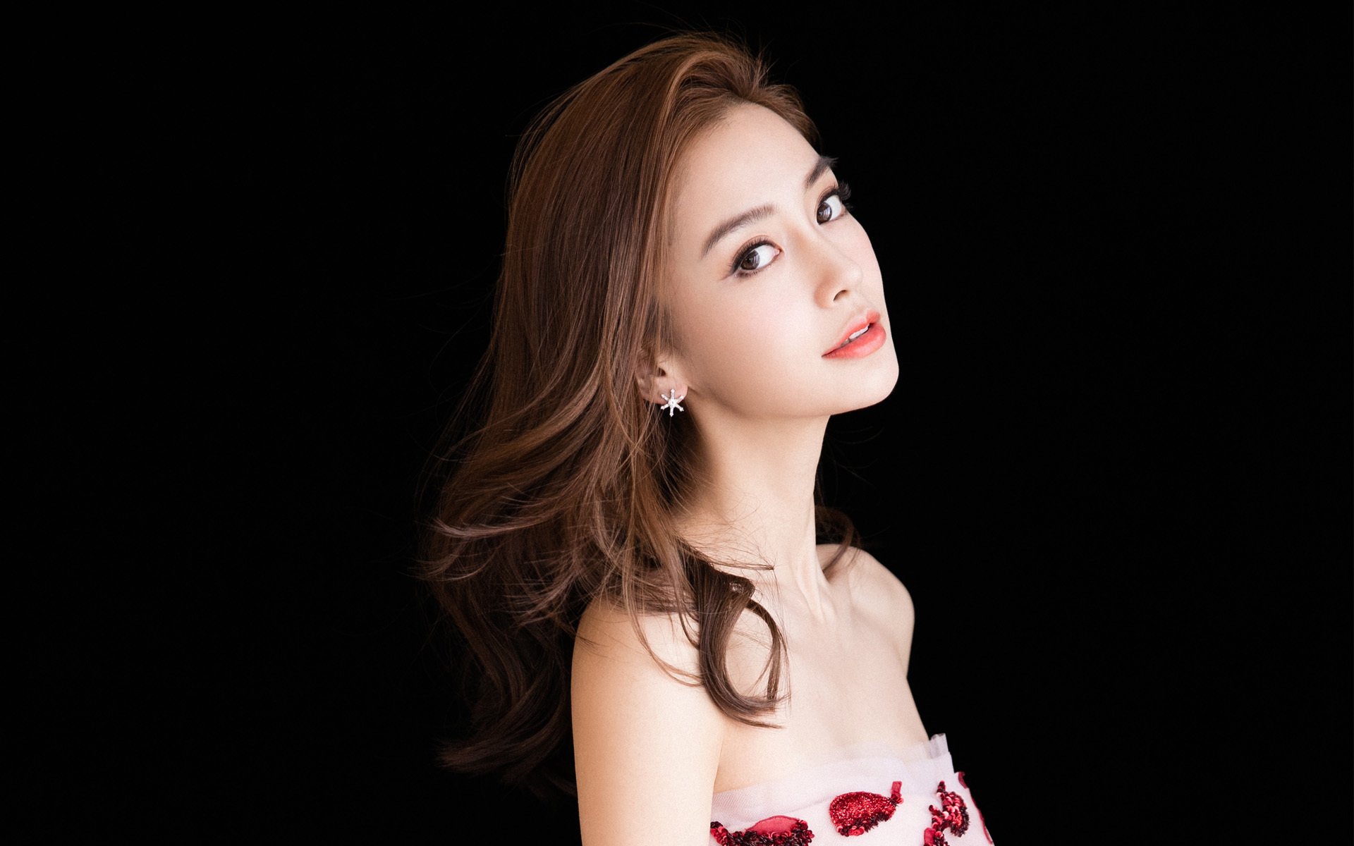 时空转移的假设之战，独行侠借将文班亚马强势晋级，法国天才成跨维度关键先生