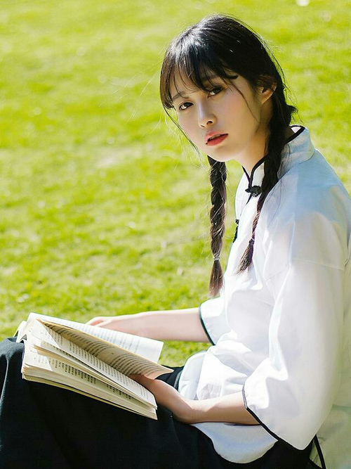 C罗闪电加盟切尔西，首秀爆冷多特蒙德上演关键先生传奇