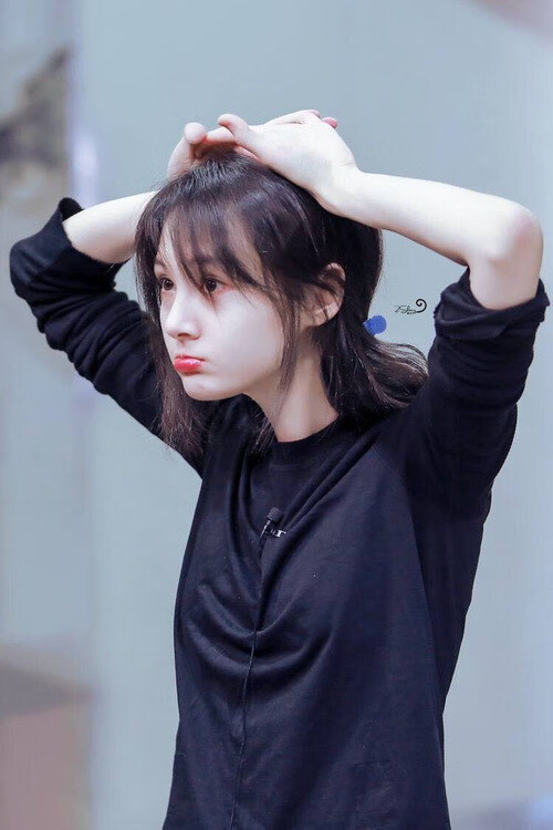 时光裂隙中的对决,广厦队如何跨越维度战胜勇士,哈利伯顿成为异界关键先生