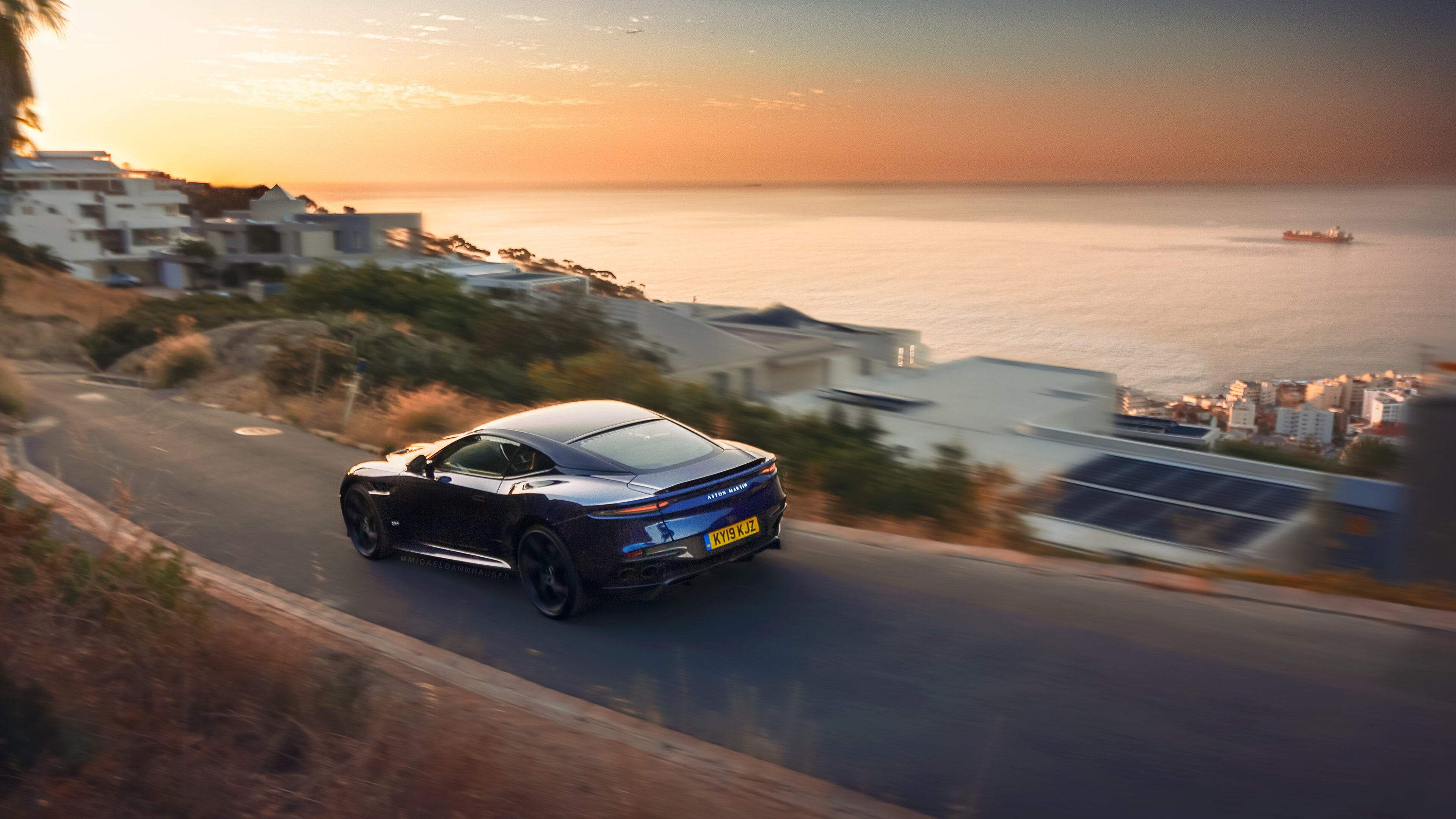 开云体育登录-赛道上的维尼修斯时刻，当红色赛车在巴林之夜让对手无解